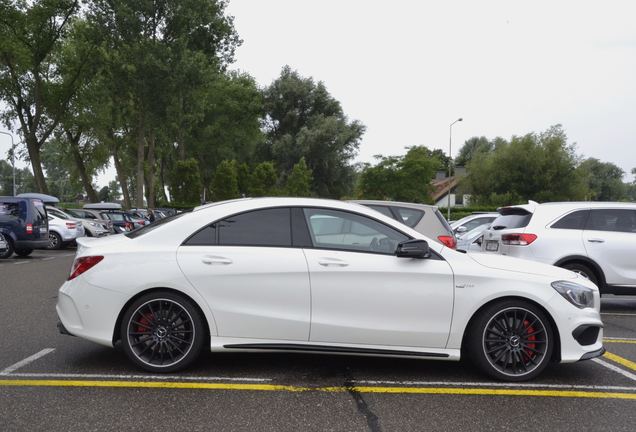 Mercedes-Benz CLA 45 AMG C117