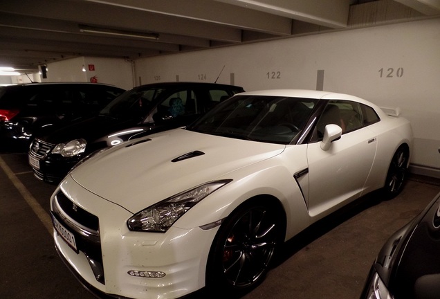 Nissan GT-R 2011