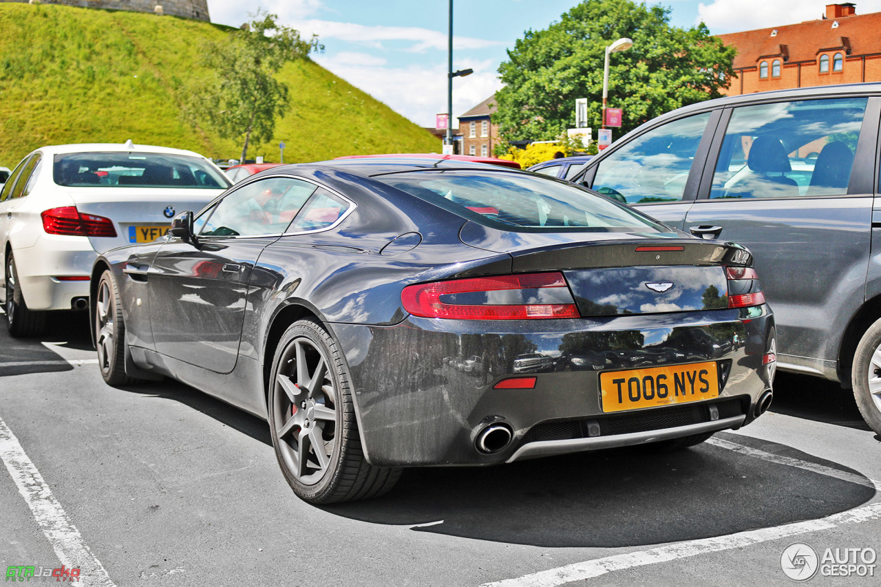 Aston Martin V8 Vantage