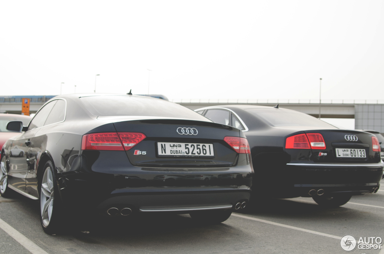 Audi S8 D3