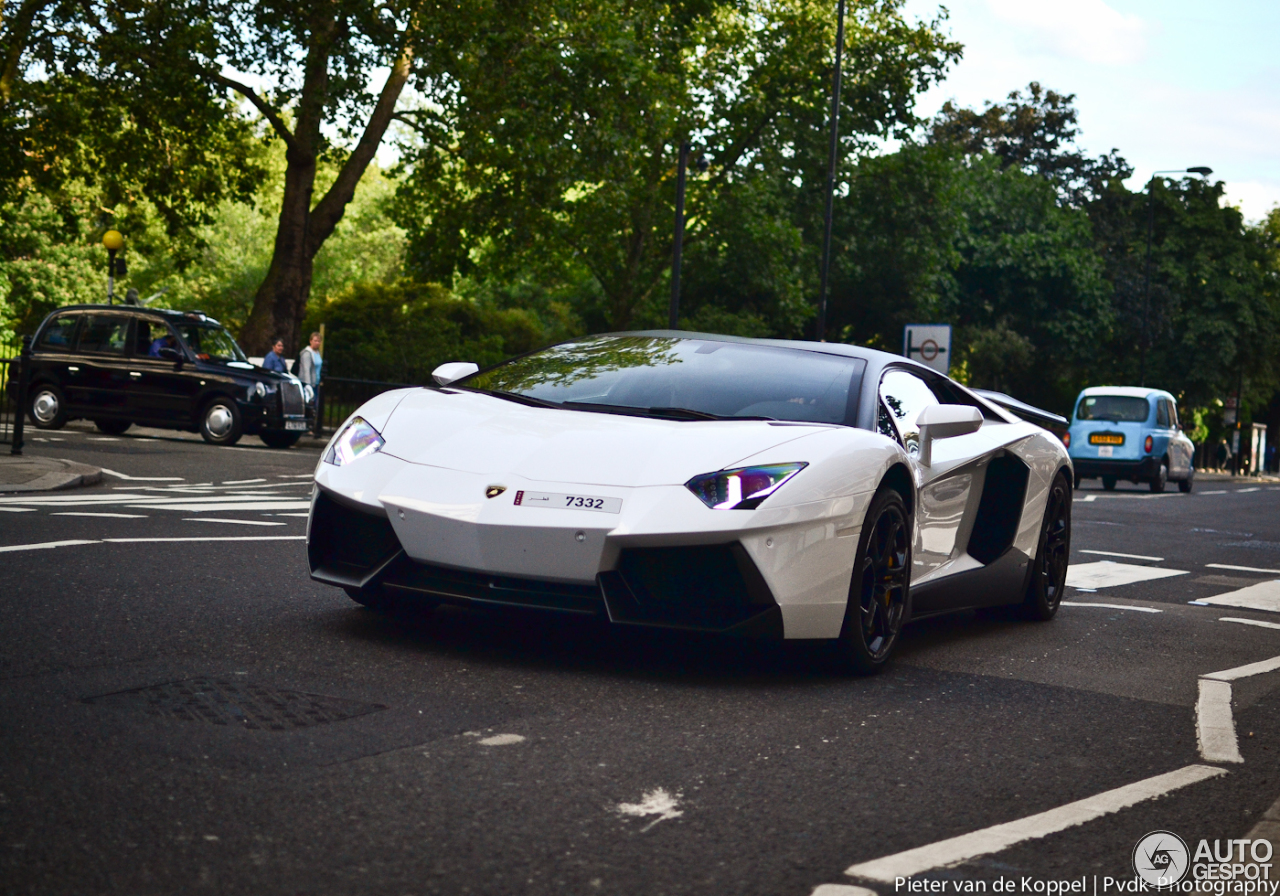 Lamborghini Aventador LP700-4