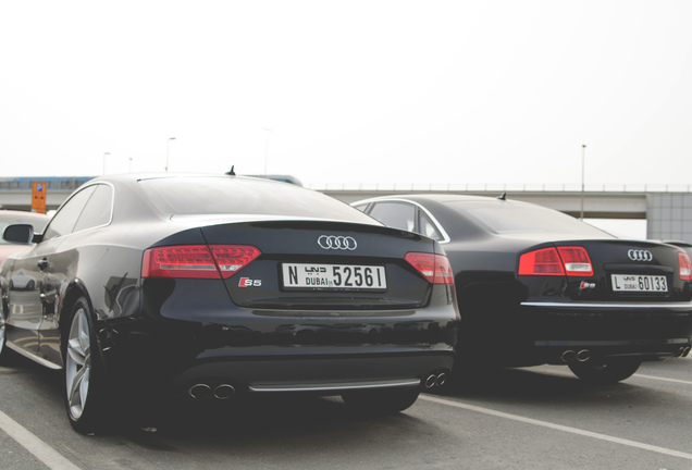 Audi S8 D3