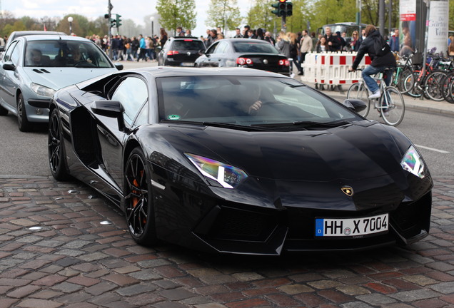 Lamborghini Aventador LP700-4