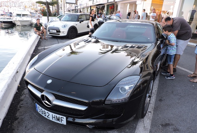 Mercedes-Benz SLS AMG