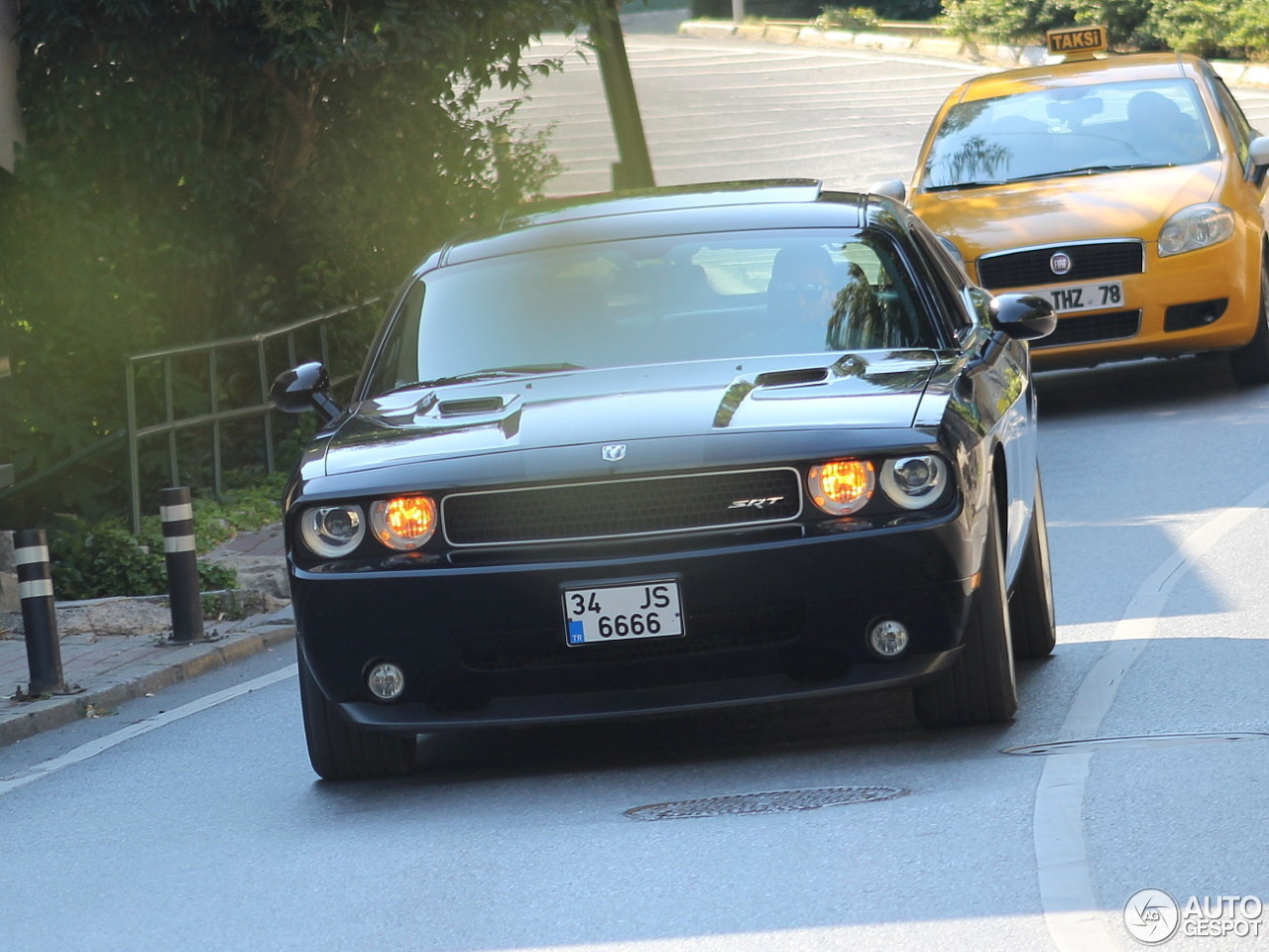 Dodge Challenger SRT-8