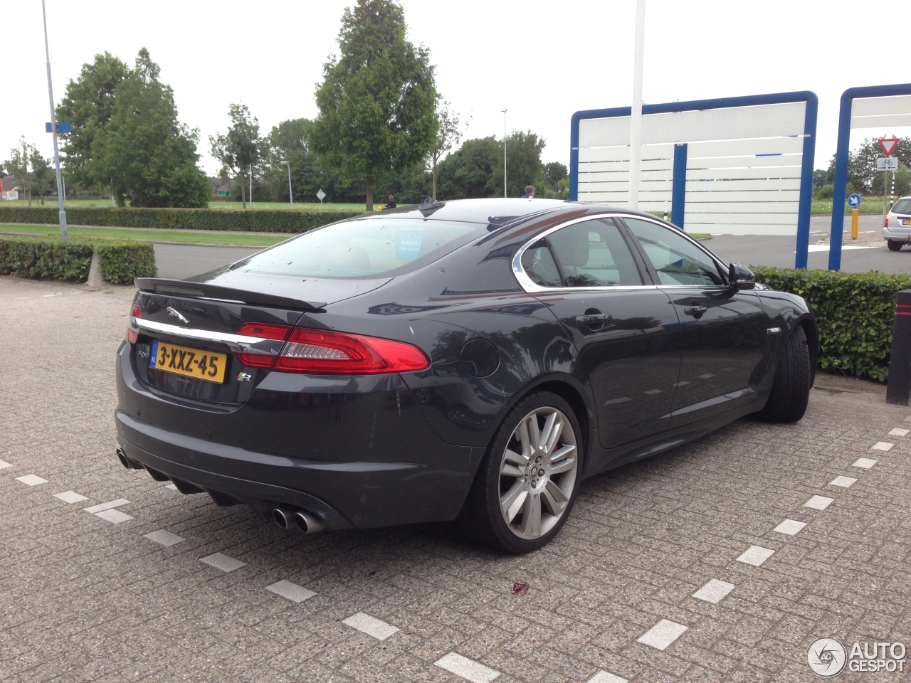 Jaguar XFR 2011