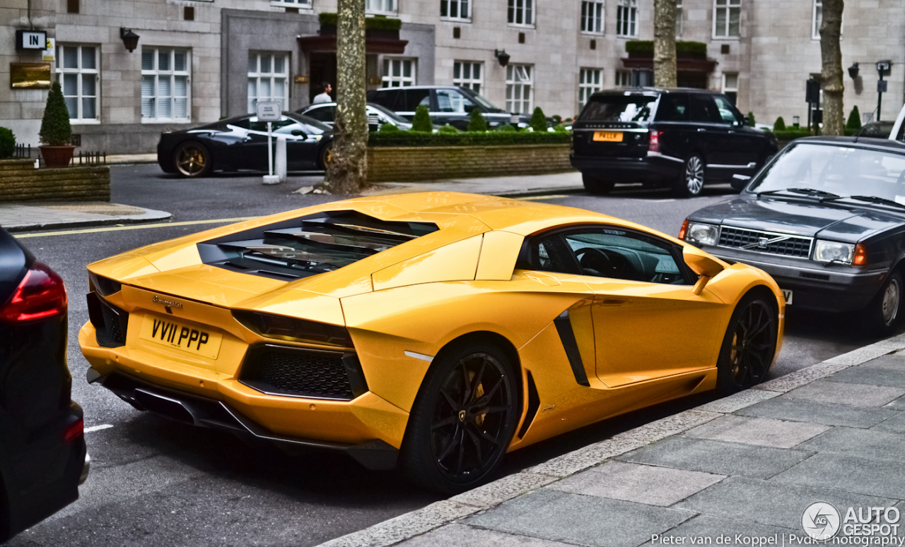 Lamborghini Aventador LP700-4