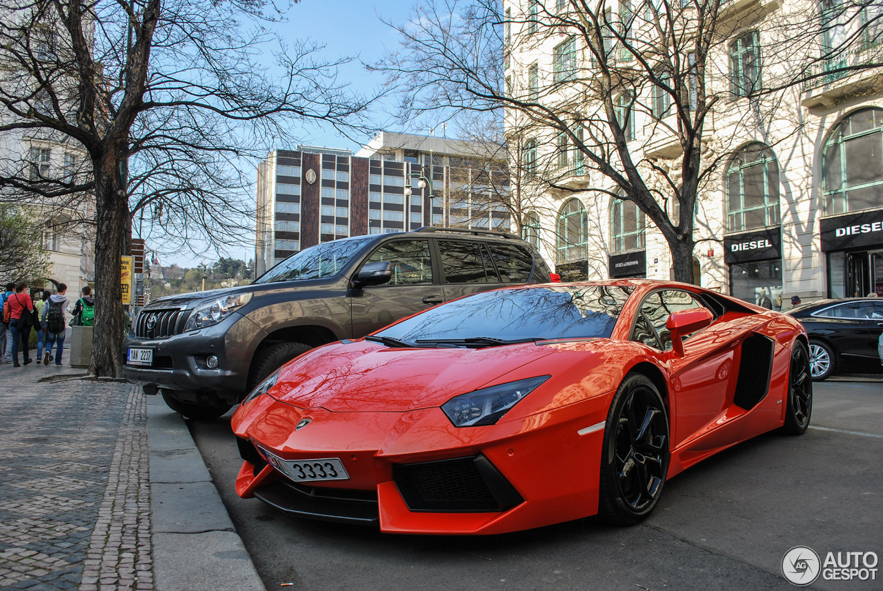 Lamborghini Aventador LP700-4