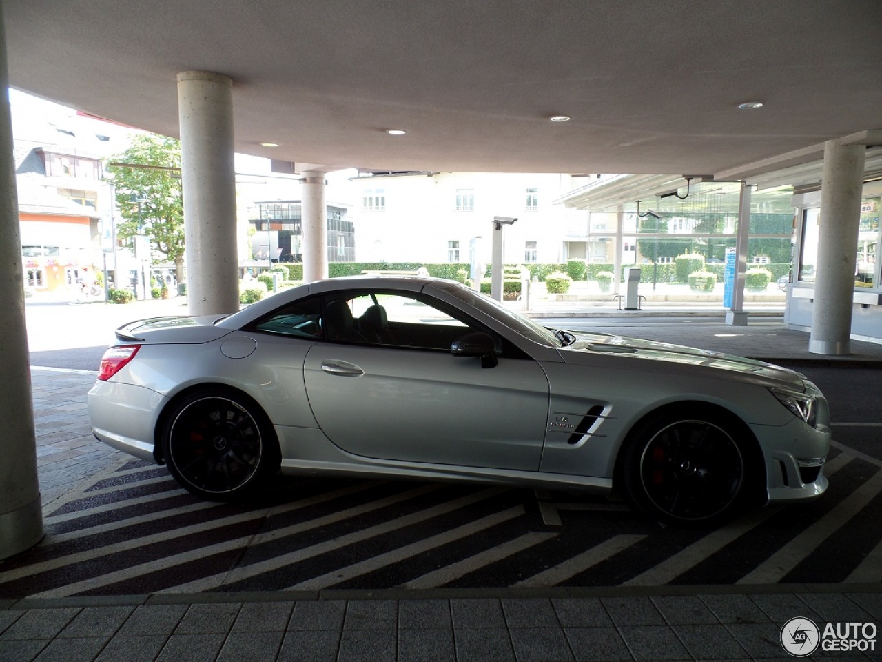 Mercedes-Benz SL 63 AMG R231