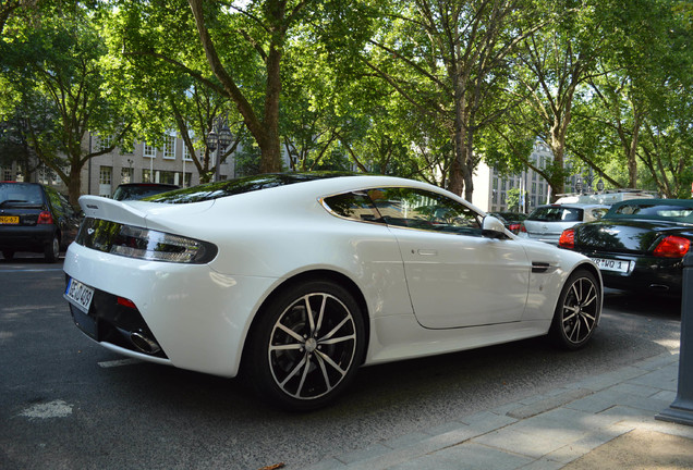 Aston Martin V8 Vantage S