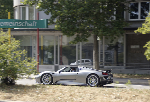 Porsche 918 Spyder Weissach Package