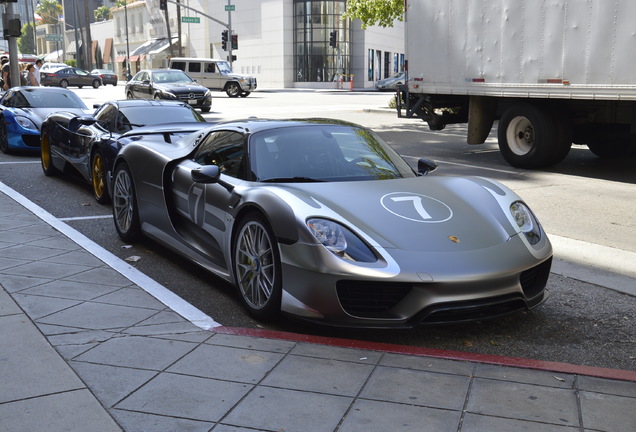 Porsche 918 Spyder Weissach Package