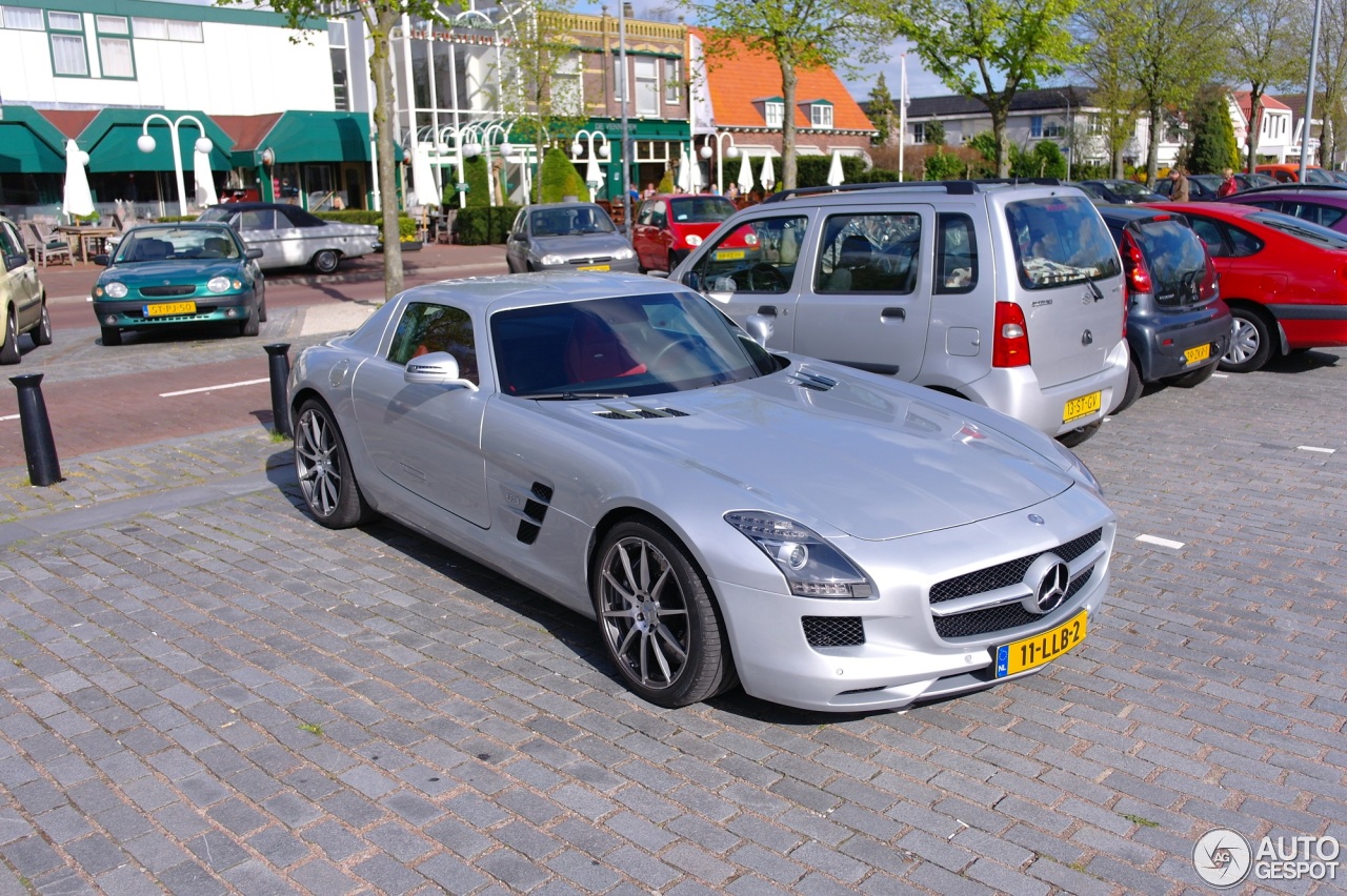 Mercedes-Benz SLS AMG