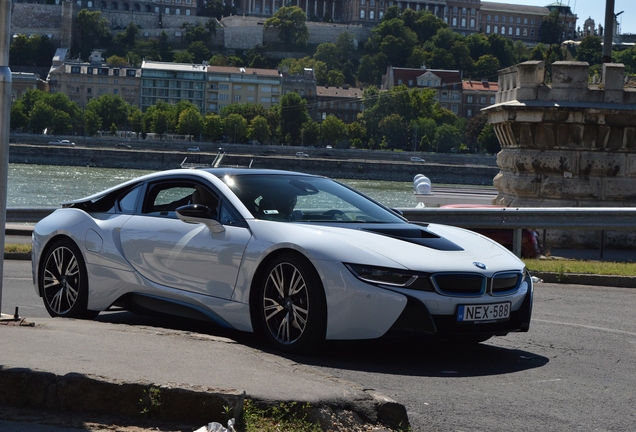 BMW i8