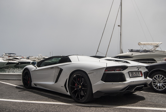 Lamborghini Aventador LP700-4 Roadster