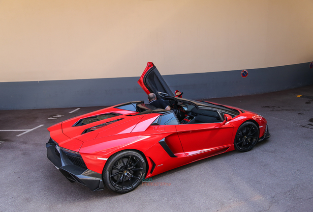 Lamborghini Aventador LP700-4 Roadster MVM Automotive Design