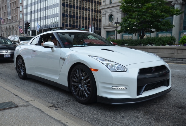 Nissan GT-R 2015