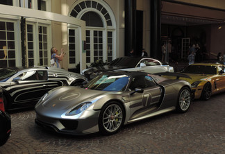 Porsche 918 Spyder Weissach Package