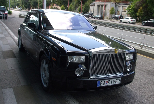 Rolls-Royce Phantom Black