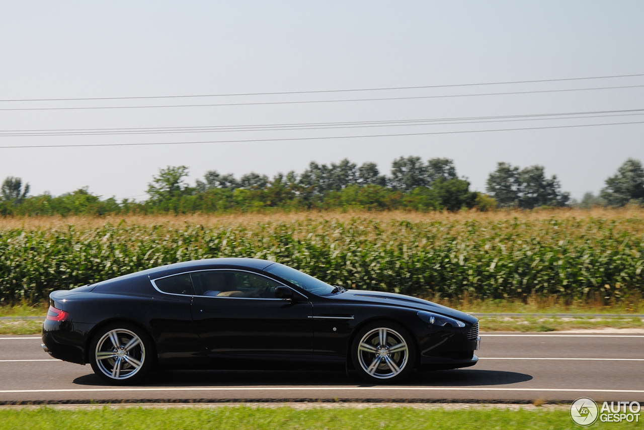 Aston Martin DB9