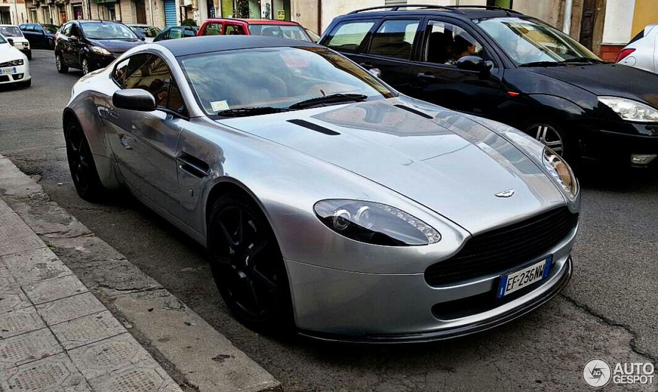 Aston Martin V8 Vantage