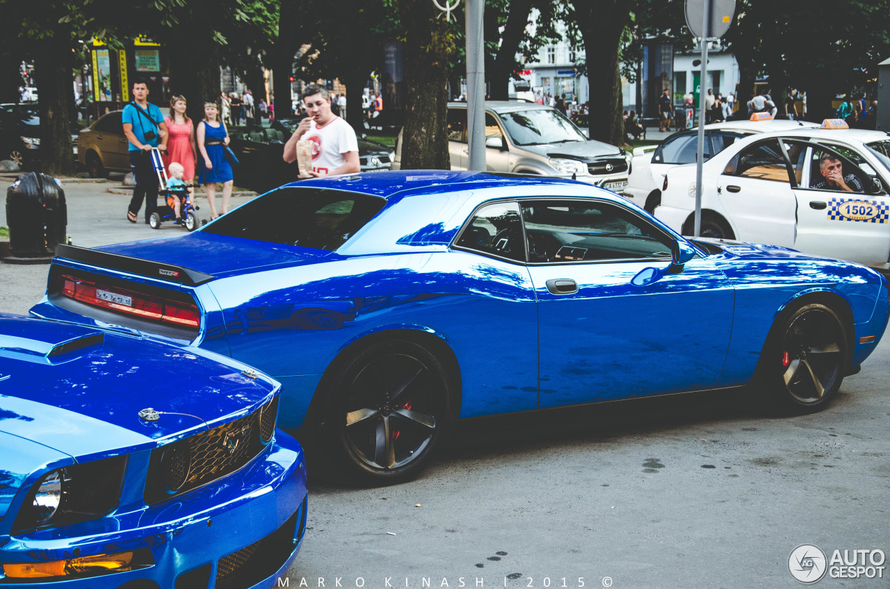 Dodge Challenger SRT-8