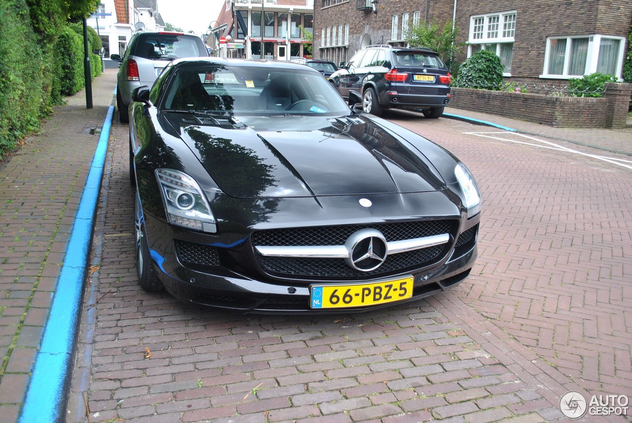 Mercedes-Benz SLS AMG