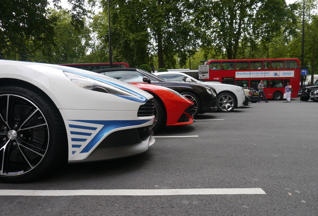 Aston Martin Vanquish 2013