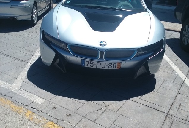 BMW i8