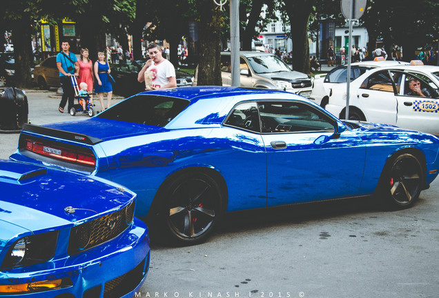 Dodge Challenger SRT-8