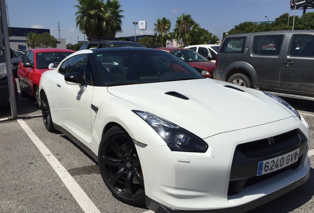 Nissan GT-R