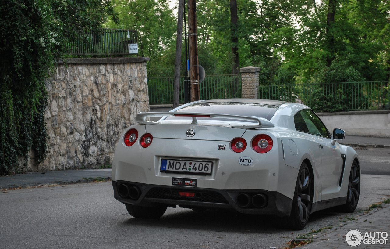 Nissan GT-R