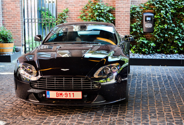 Aston Martin V8 Vantage S