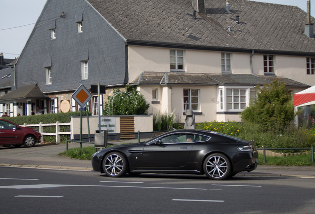 Aston Martin V8 Vantage S