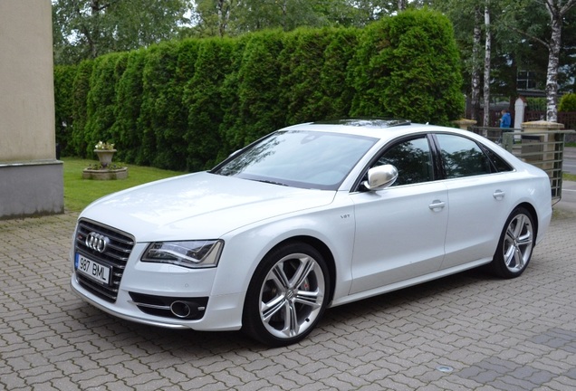 Audi S8 D4