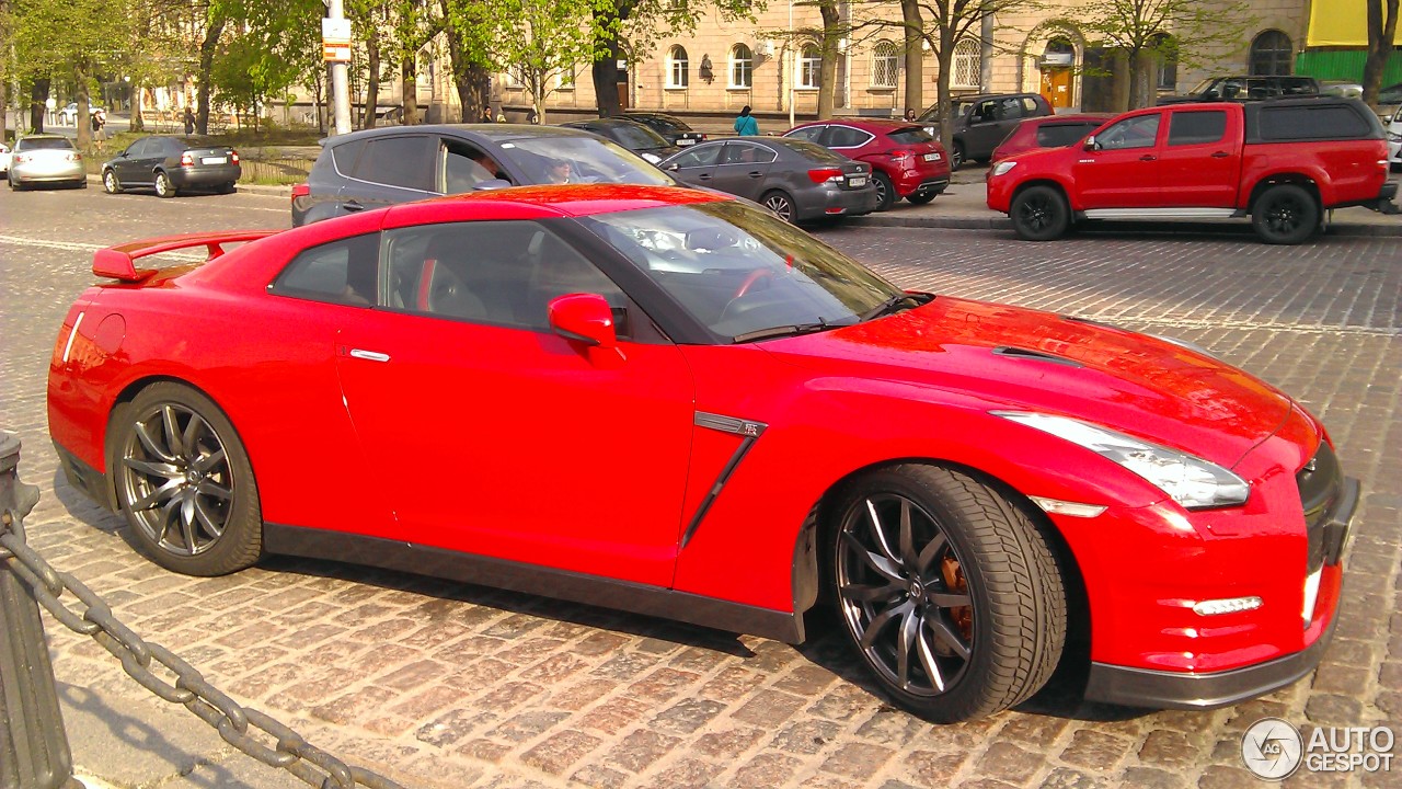 Nissan GT-R 2011