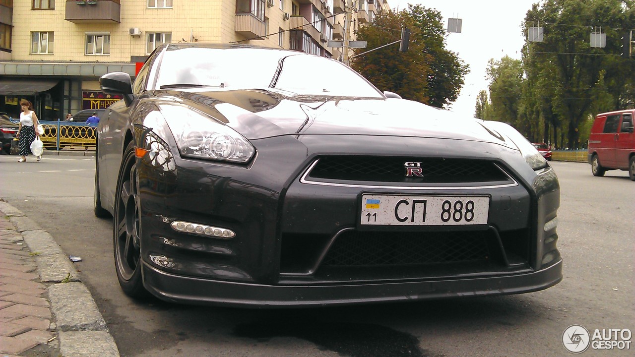 Nissan GT-R 2012