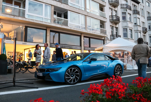 BMW i8