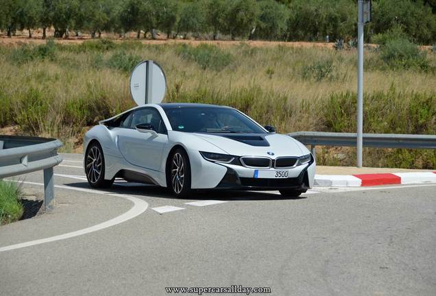 BMW i8