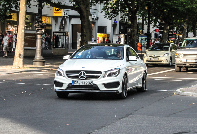 Mercedes-Benz CLA 45 AMG C117