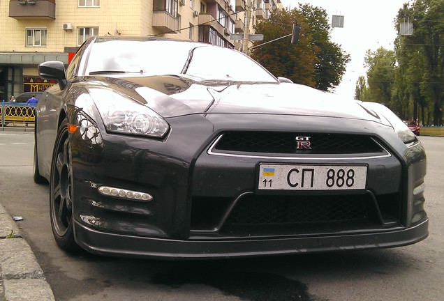 Nissan GT-R 2012