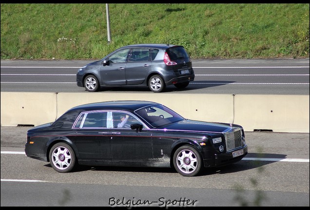 Rolls-Royce Phantom Black