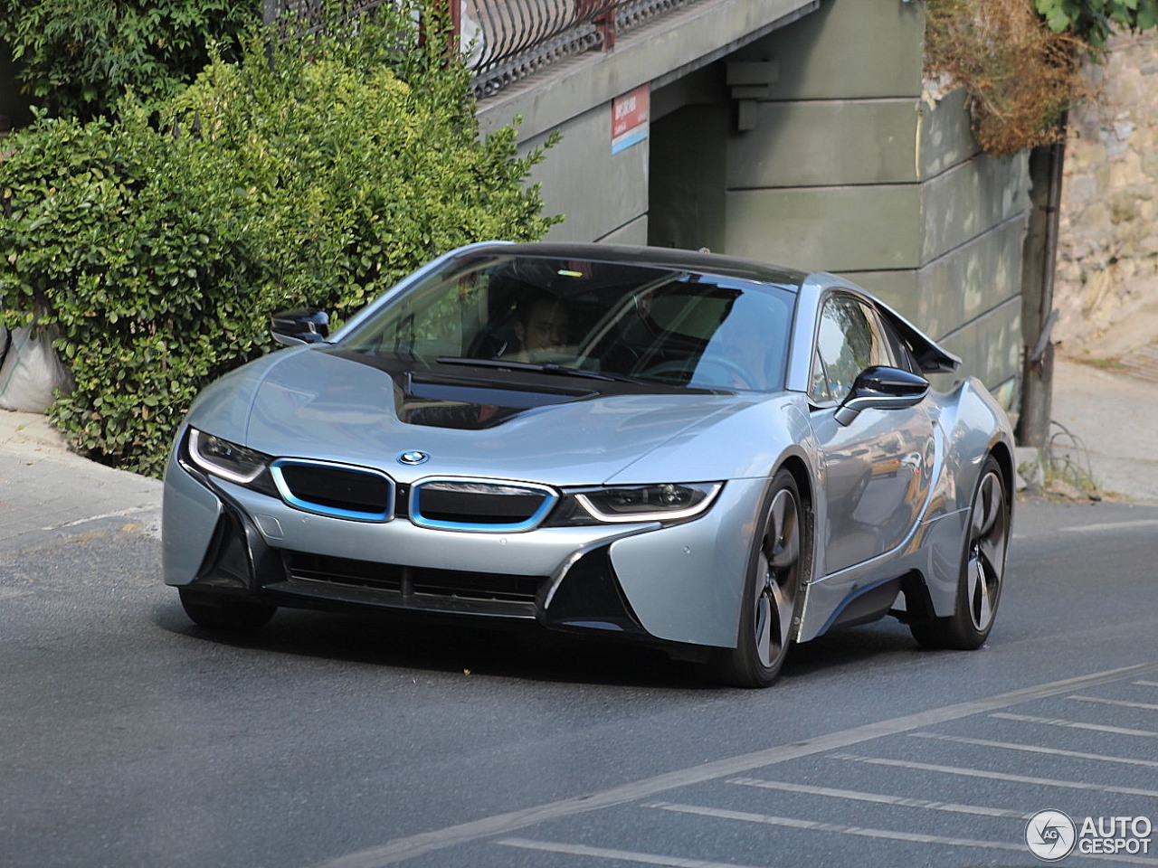 BMW i8