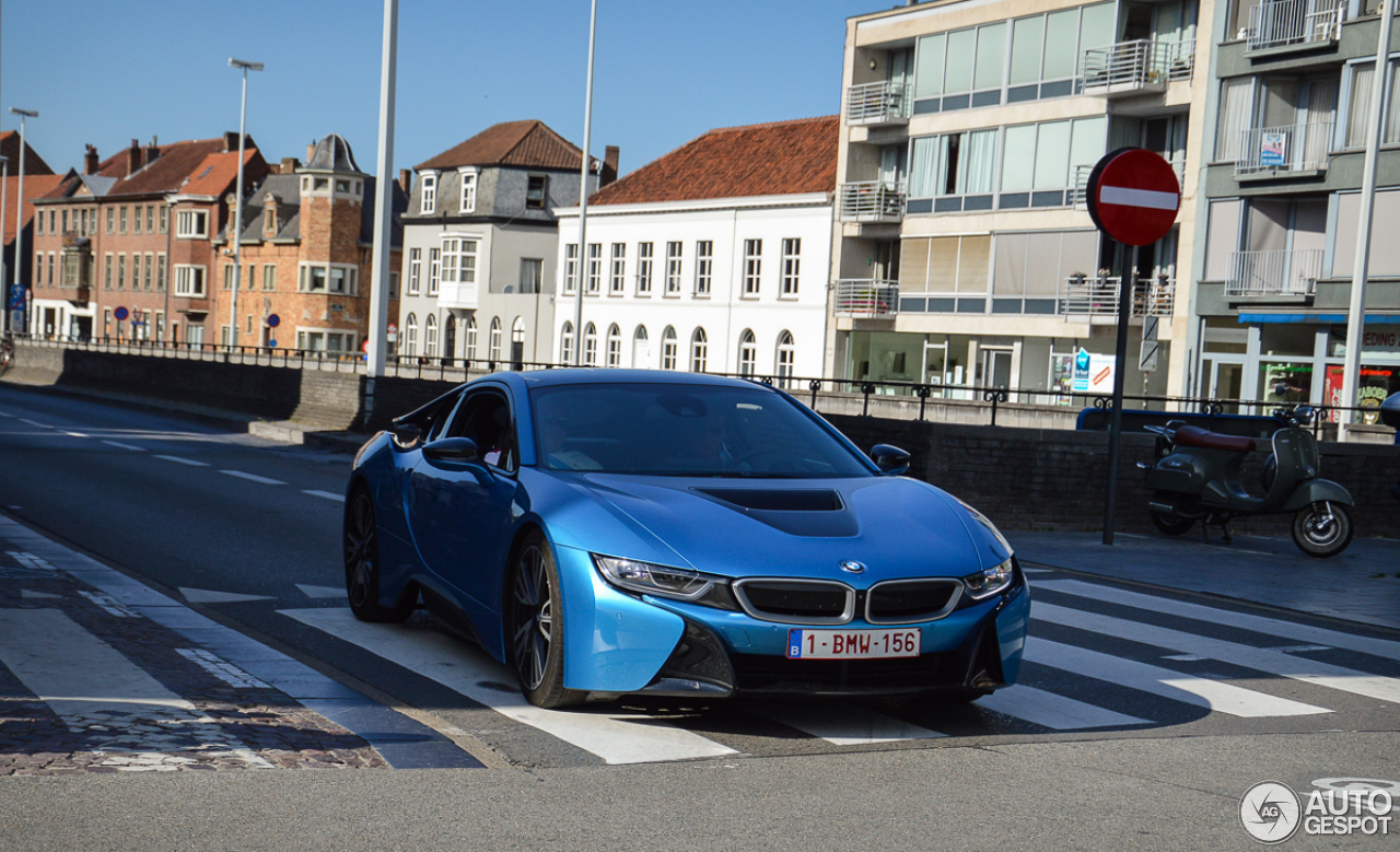 BMW i8