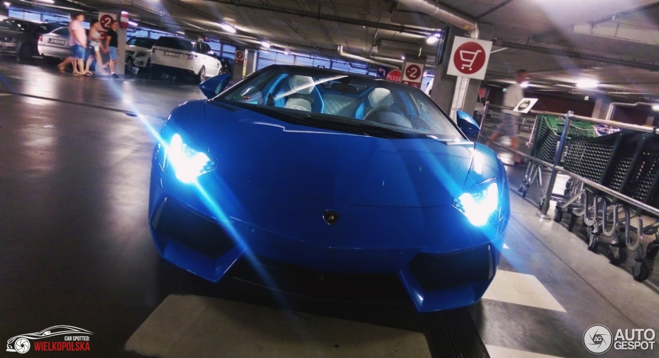 Lamborghini Aventador LP700-4 Roadster