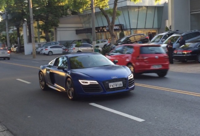 Audi R8 V10 Plus 2013