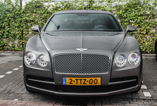 Bentley Flying Spur V8