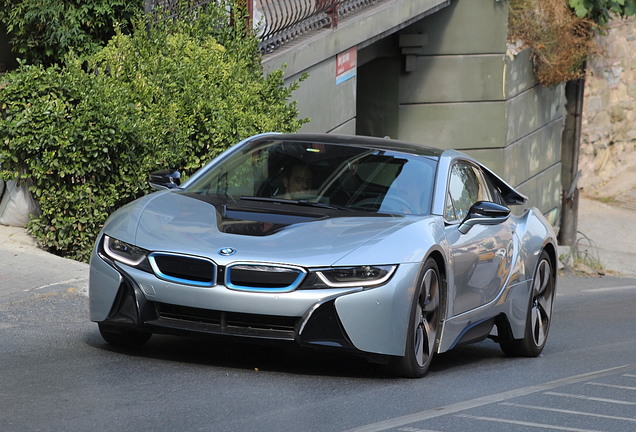 BMW i8