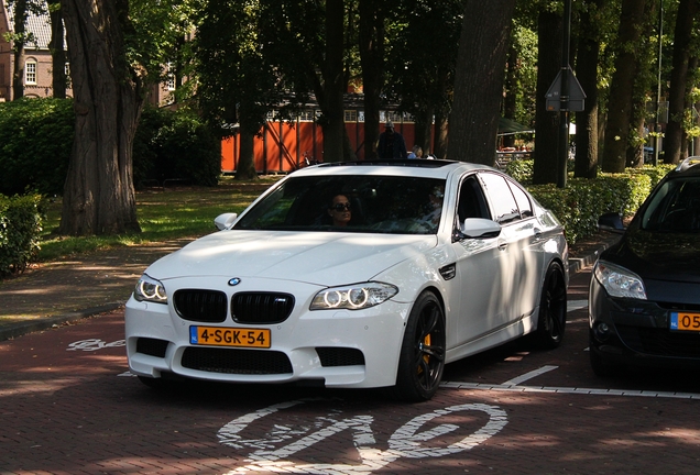 BMW M5 F10 2011