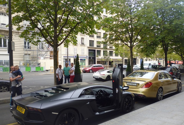 Lamborghini Aventador LP700-4